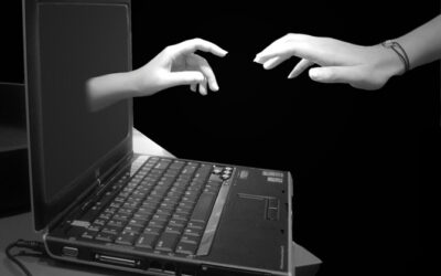 Nuovi media: siamo più vicini o più soli?